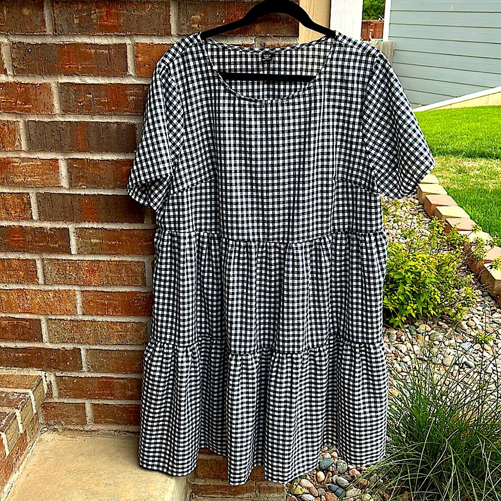 SHEIN Curve Ladies 2XL Tiered Hem Gingham Black & White Smock Dress